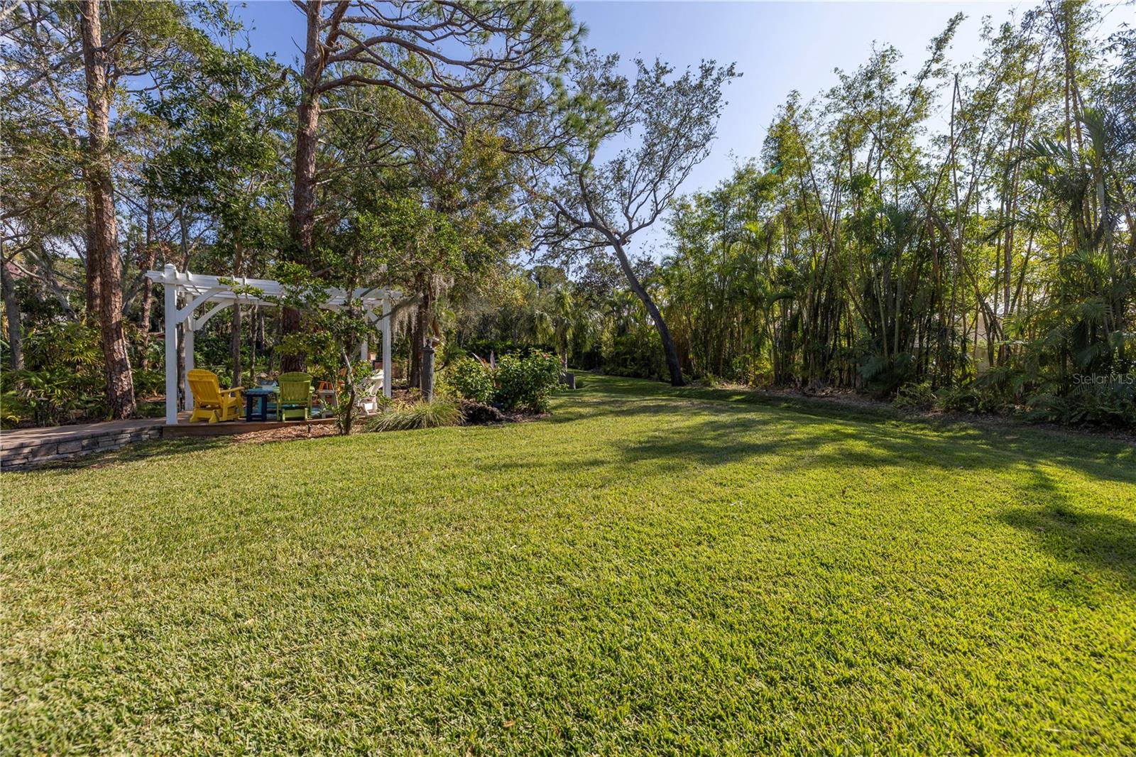 8755 COMMODORE DR