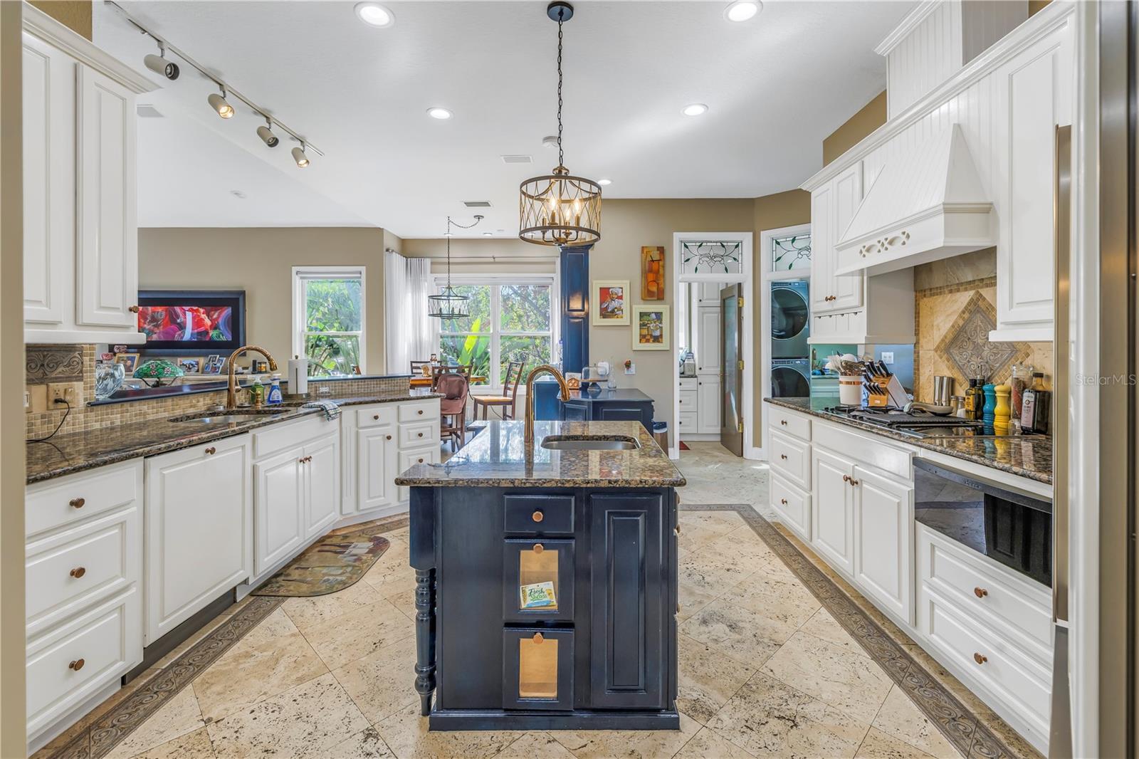 8755 COMMODORE DR