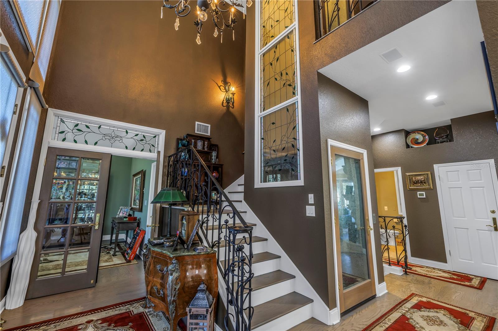 8755 COMMODORE DR
