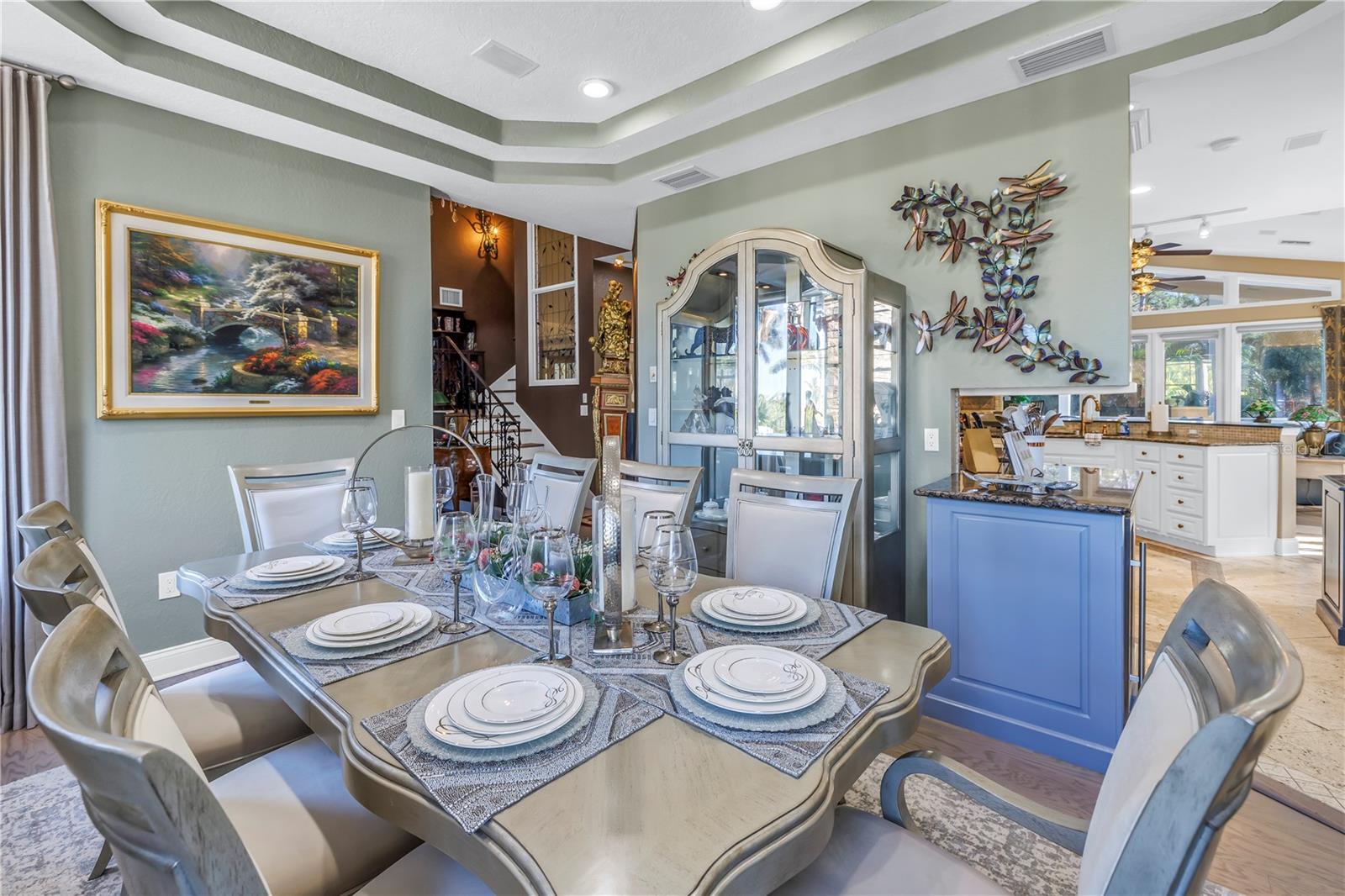 8755 COMMODORE DR