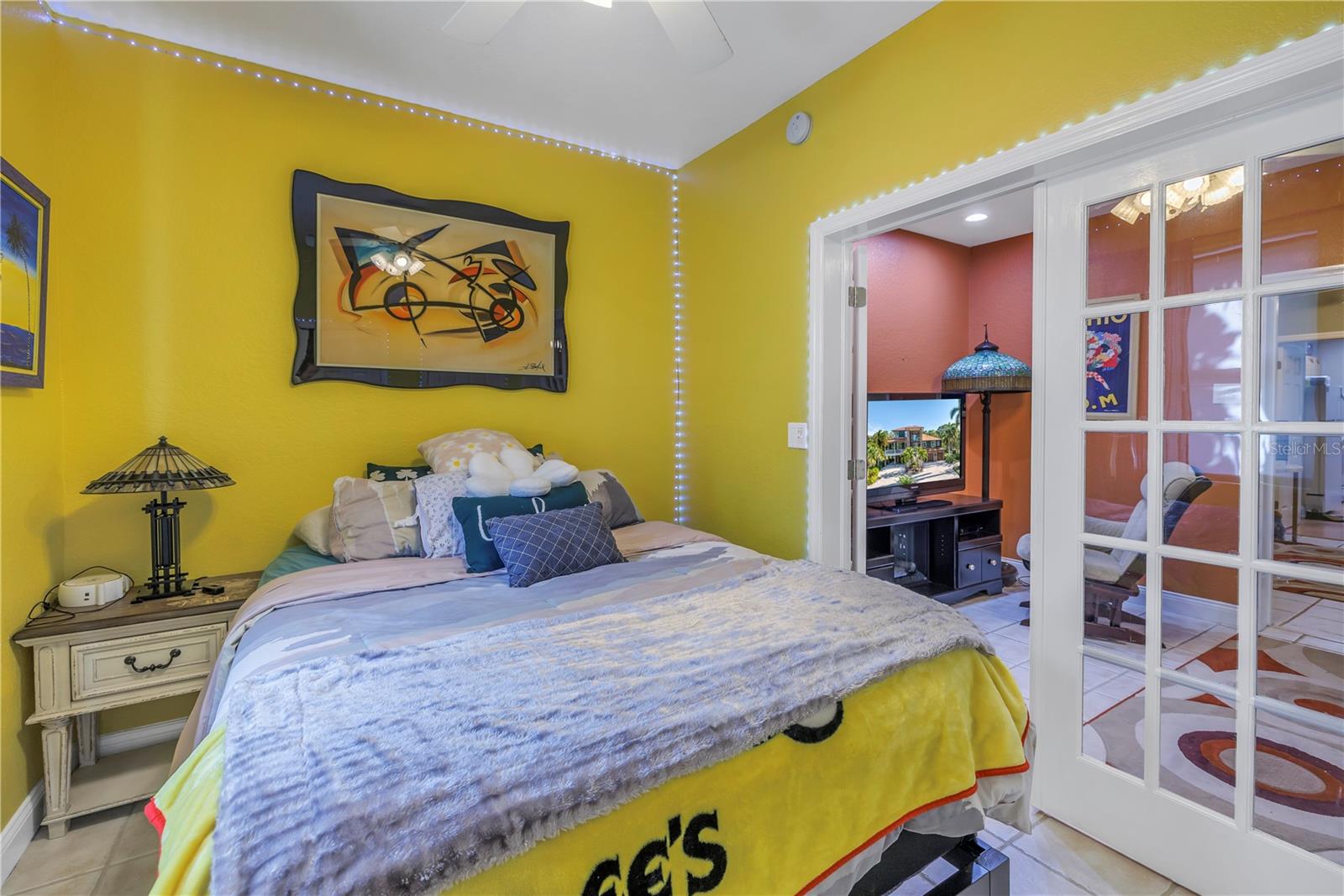 8755 COMMODORE DR
