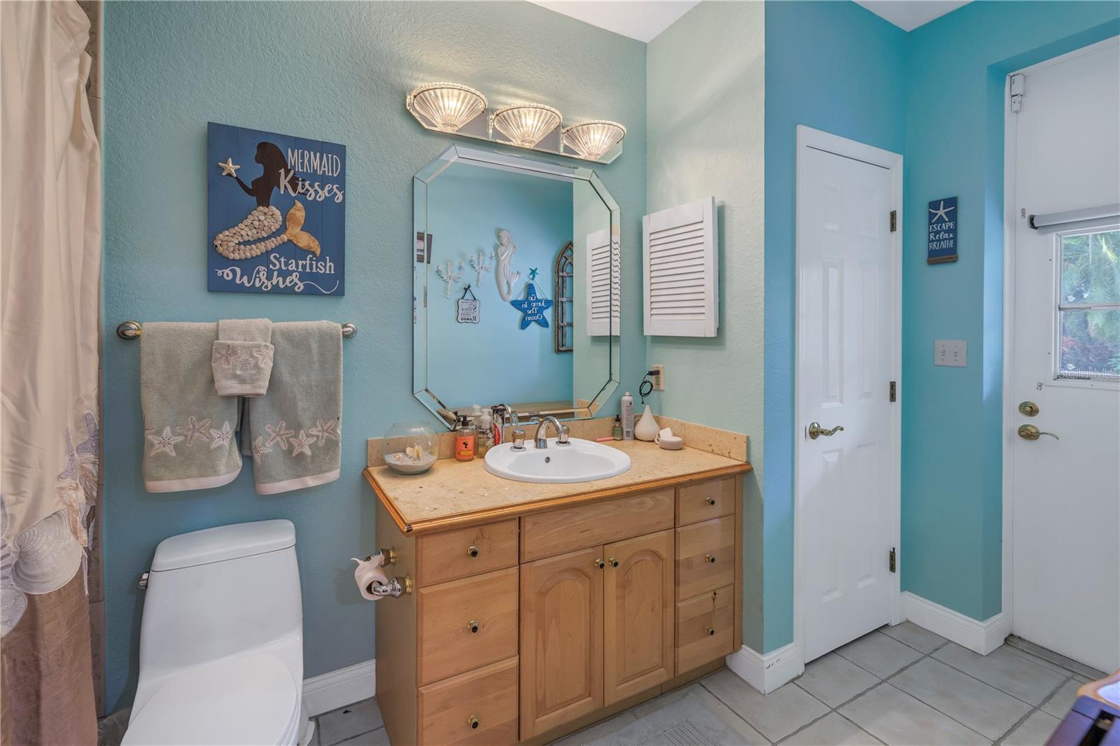 8755 COMMODORE DR