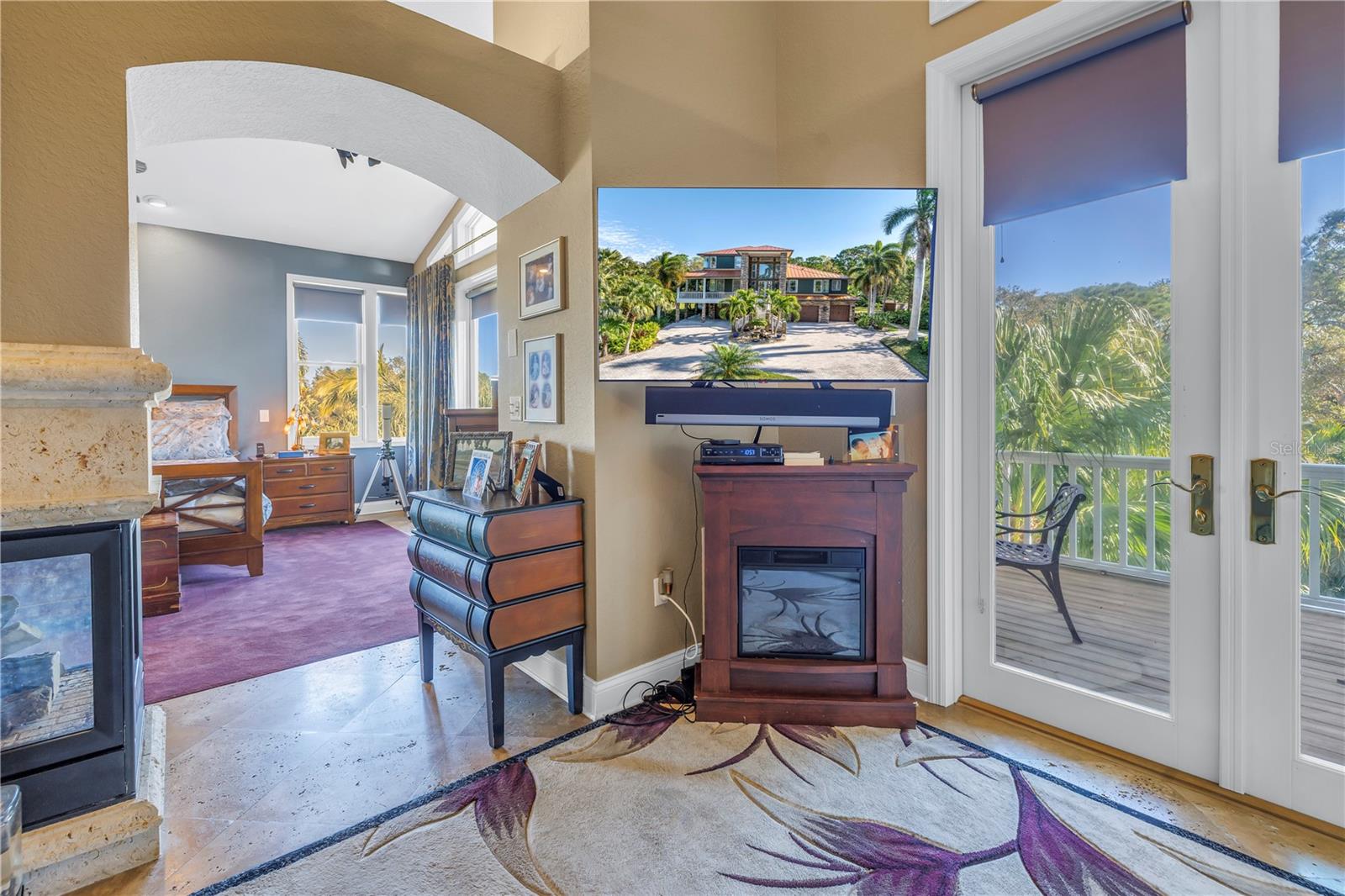 8755 COMMODORE DR