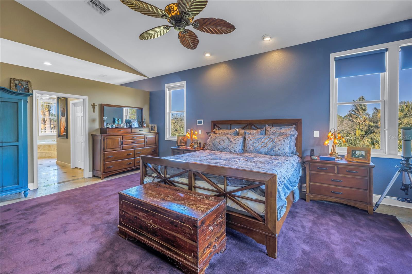 8755 COMMODORE DR