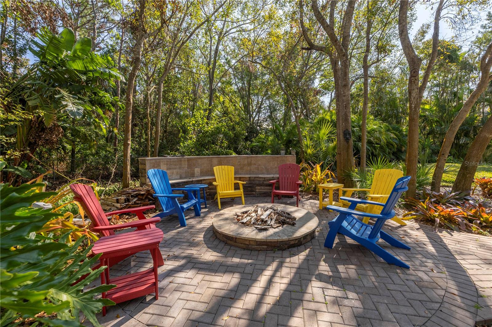 8755 COMMODORE DR