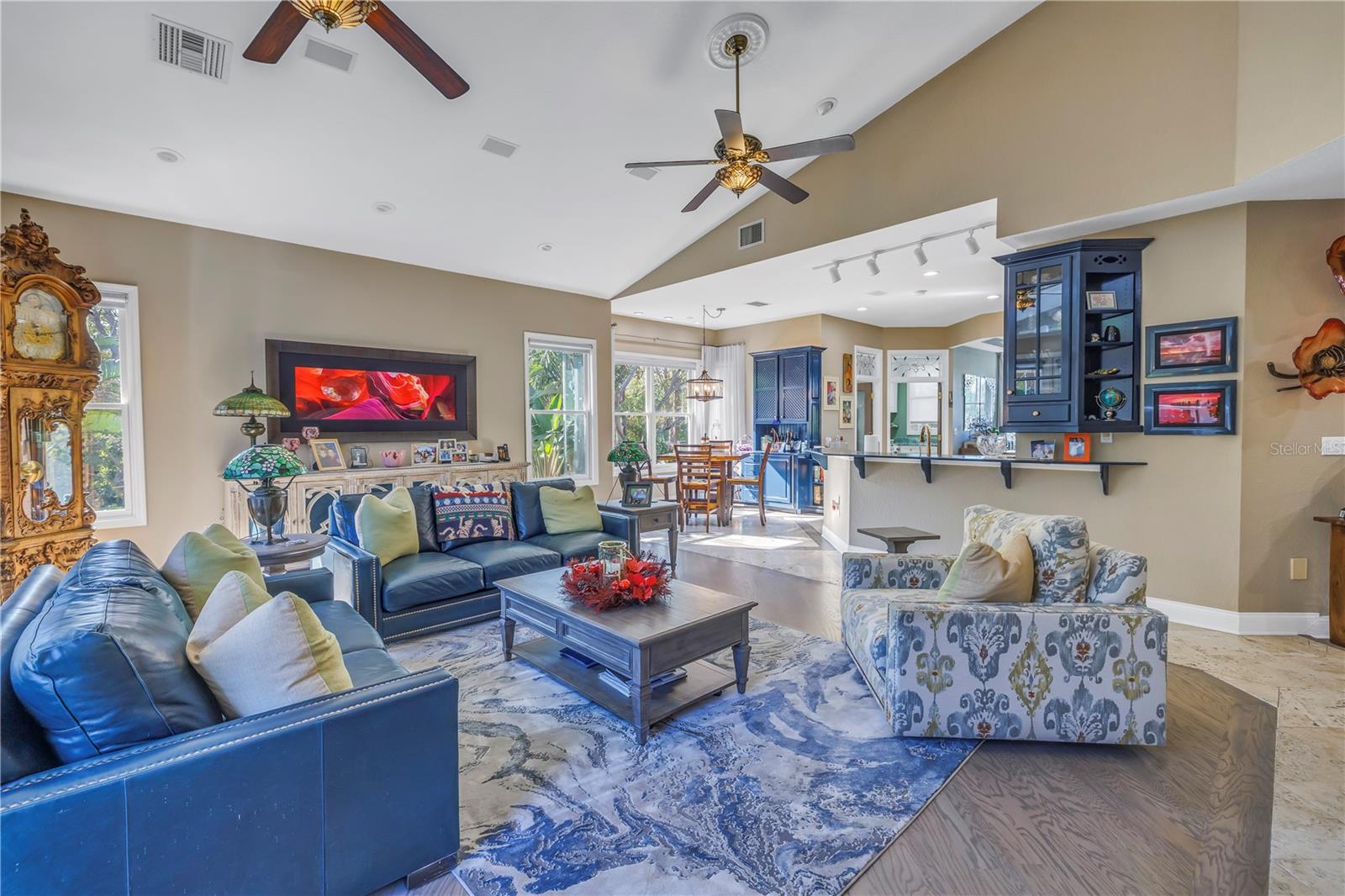 8755 COMMODORE DR