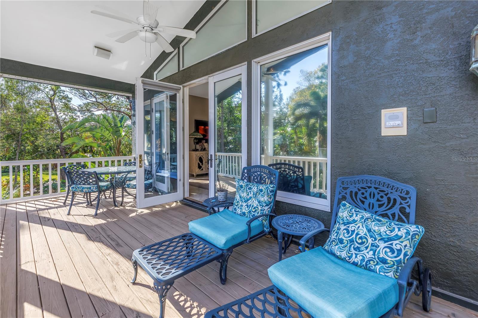 8755 COMMODORE DR