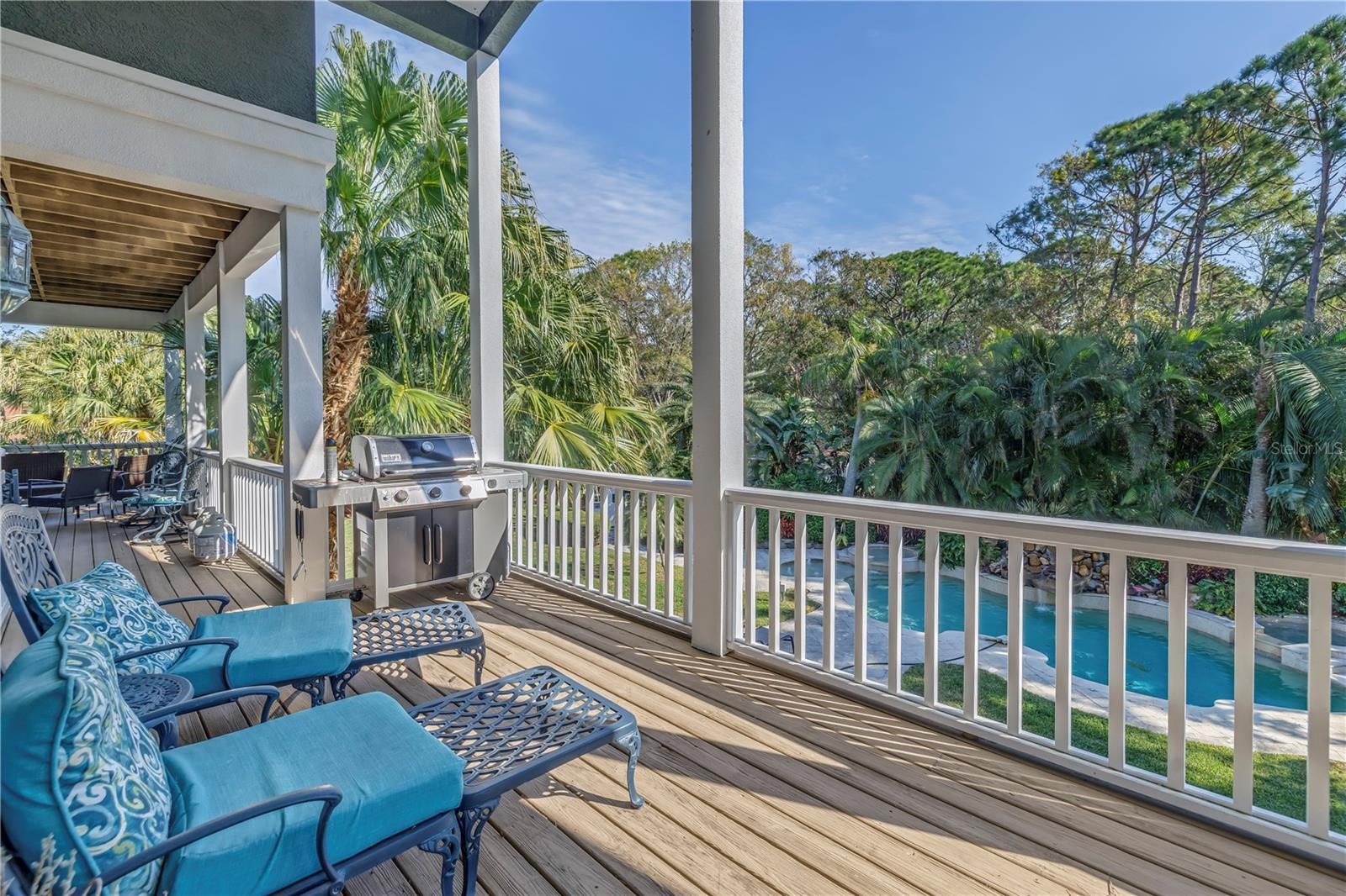 8755 COMMODORE DR