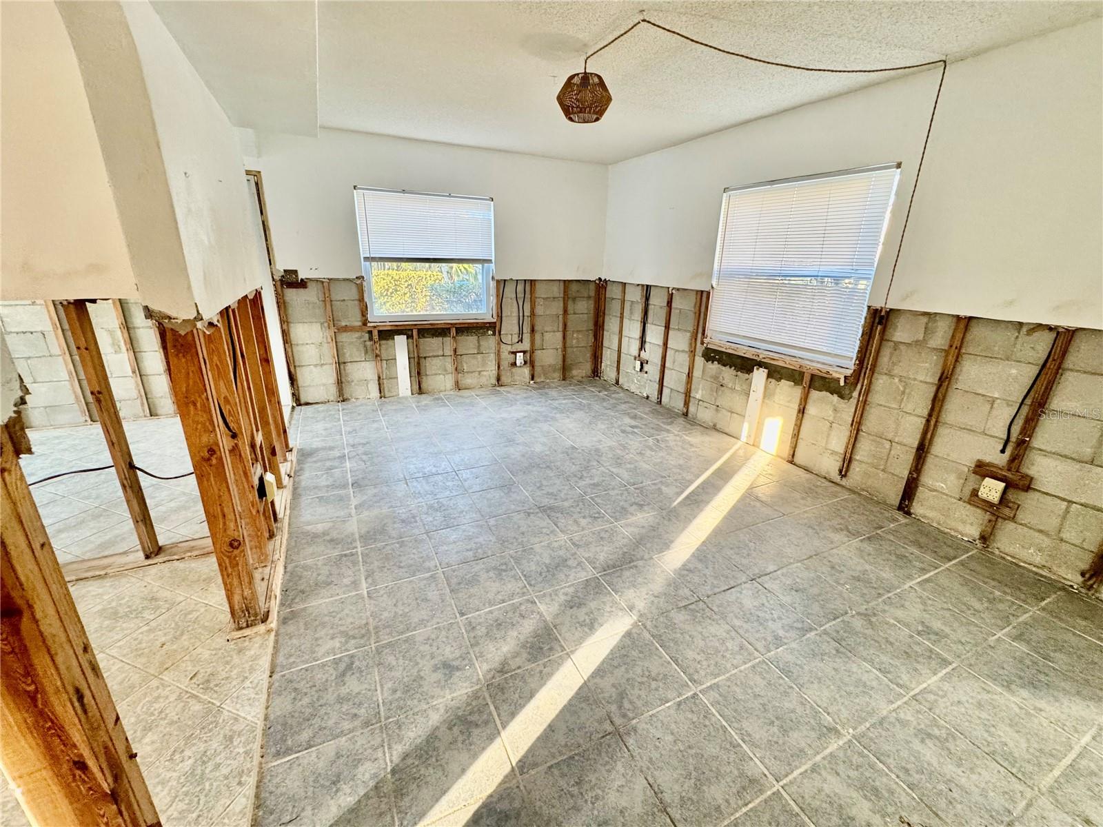 119 11TH AVE