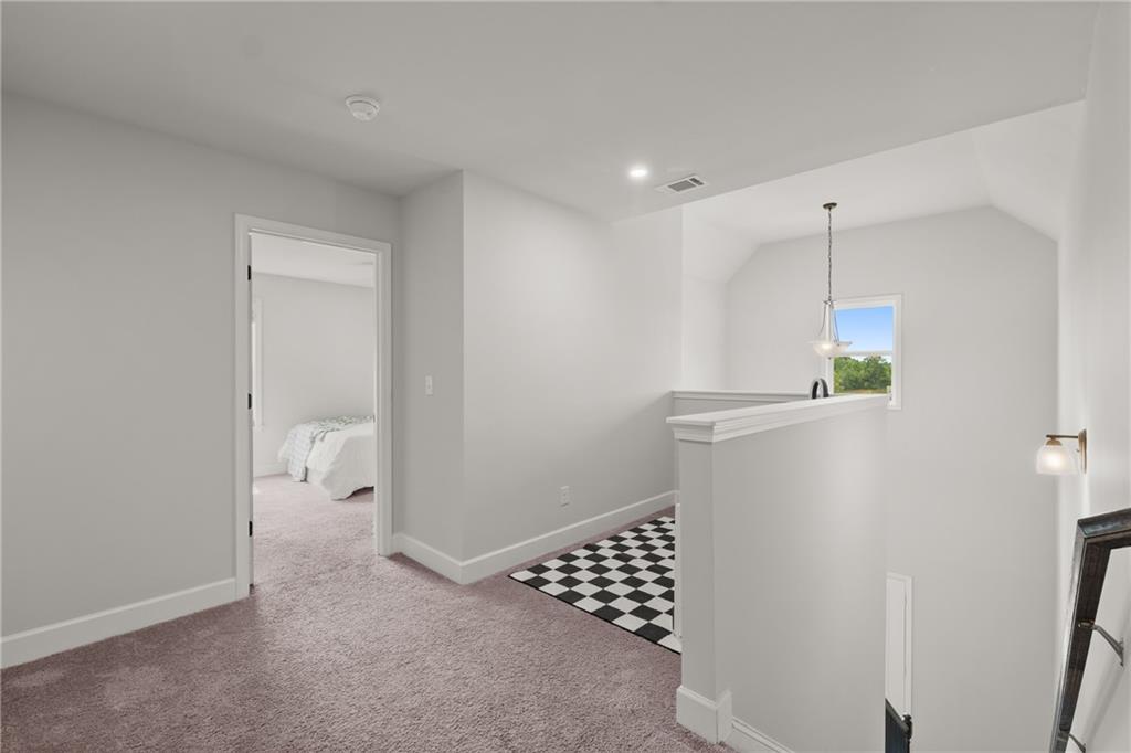 484 Huntington Lane
