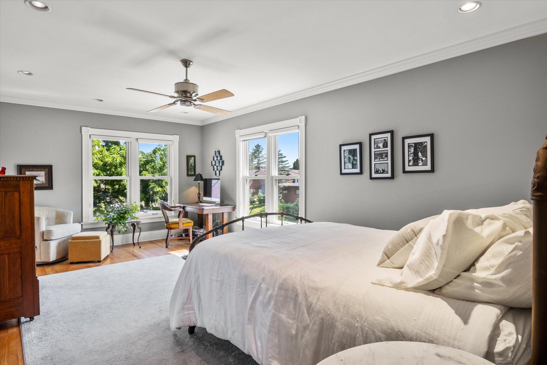 502 Laurel Street W