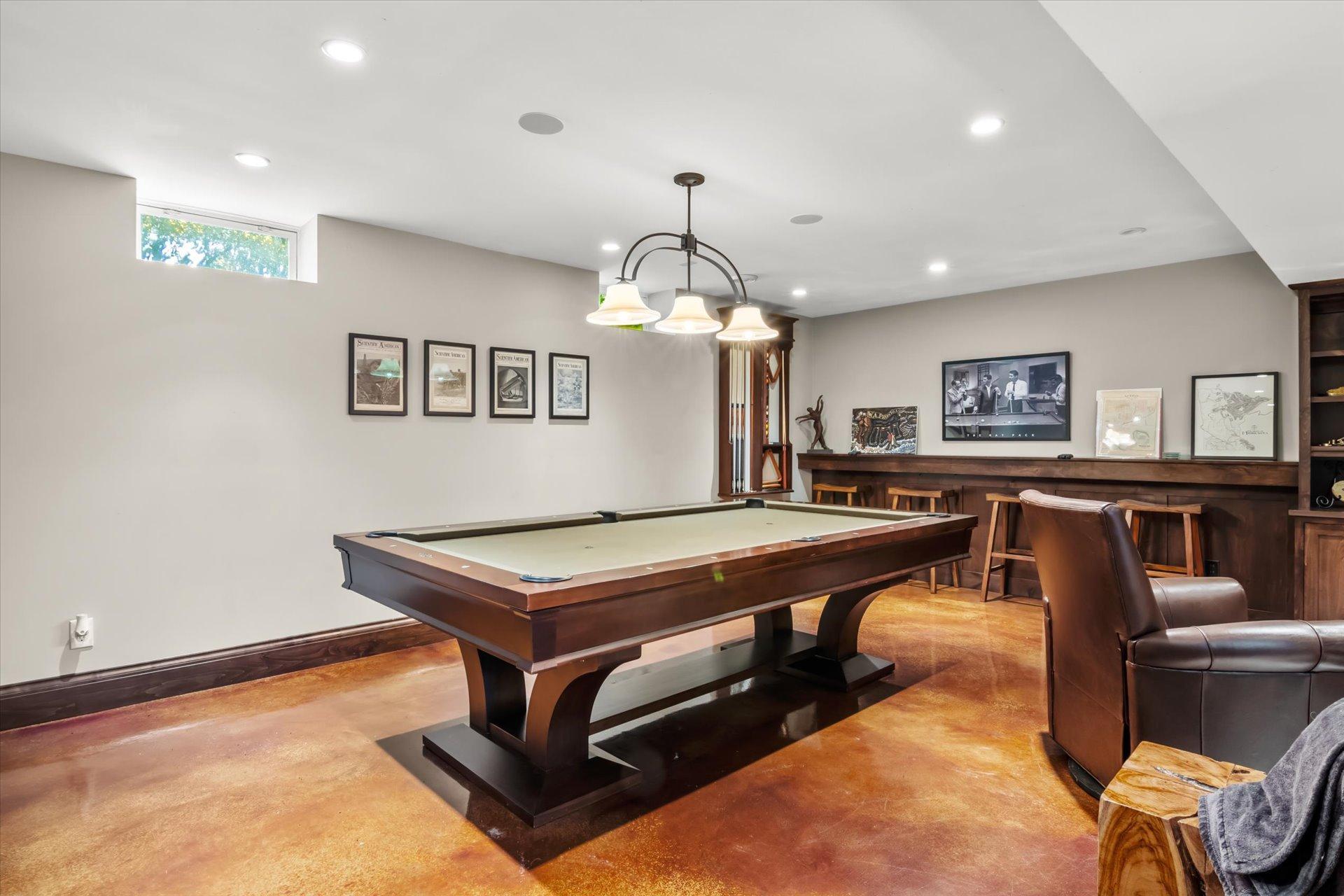 502 Laurel Street W