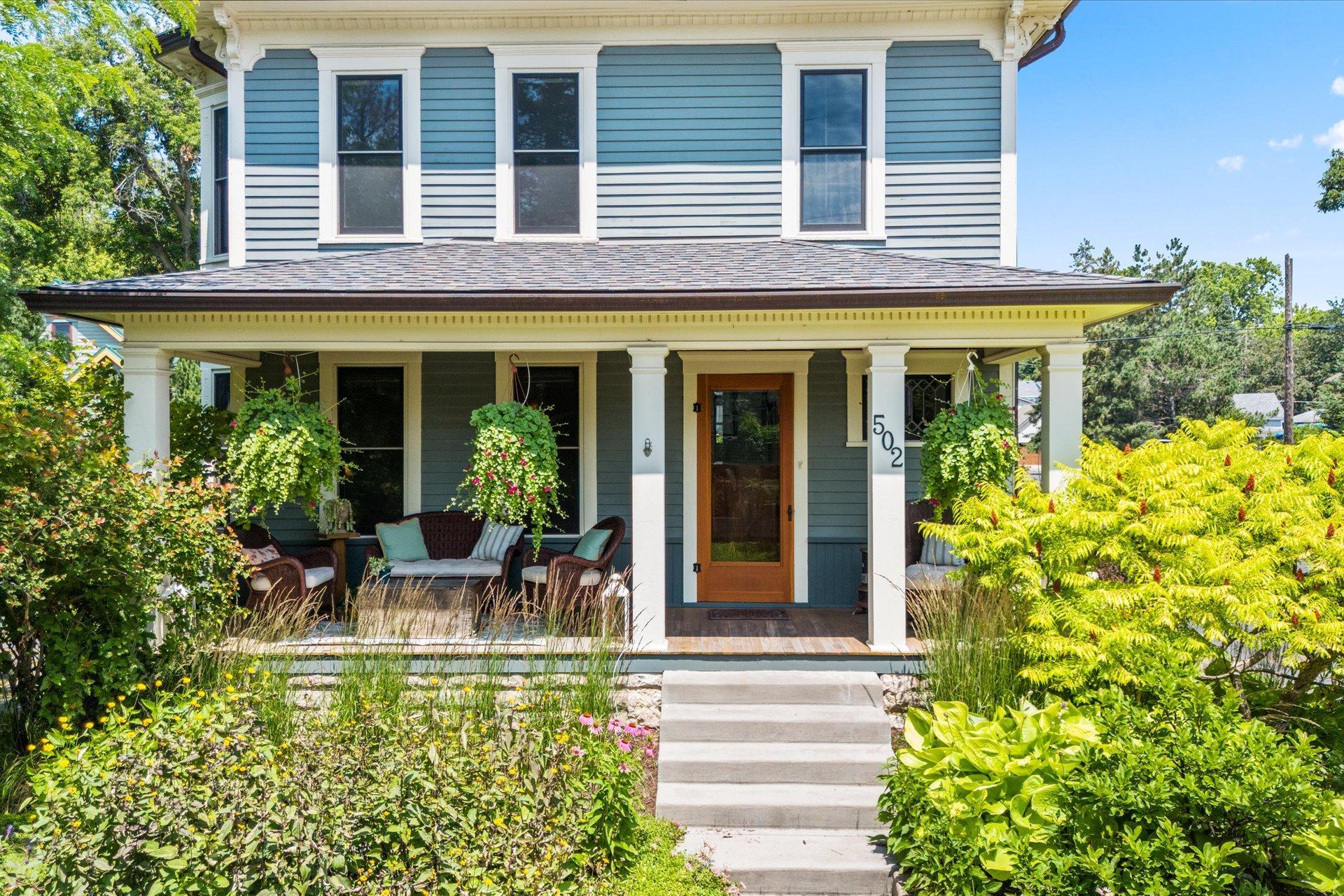 502 Laurel Street W