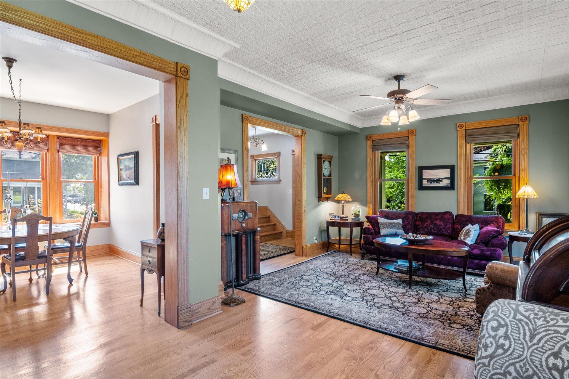 502 Laurel Street W