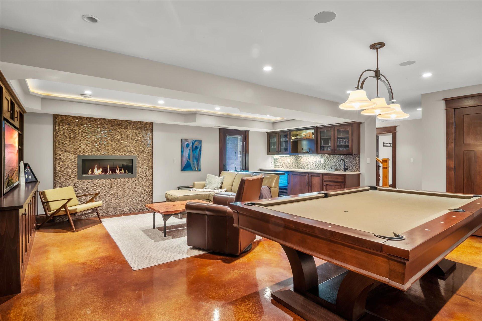 502 Laurel Street W