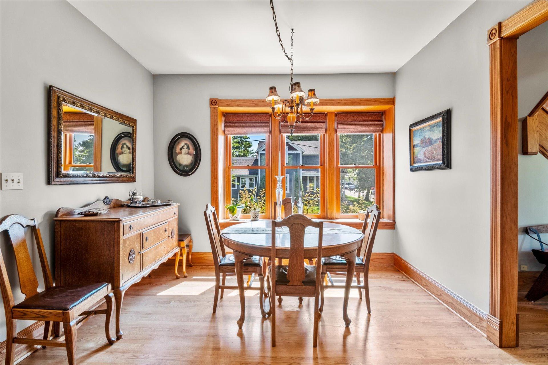 502 Laurel Street W