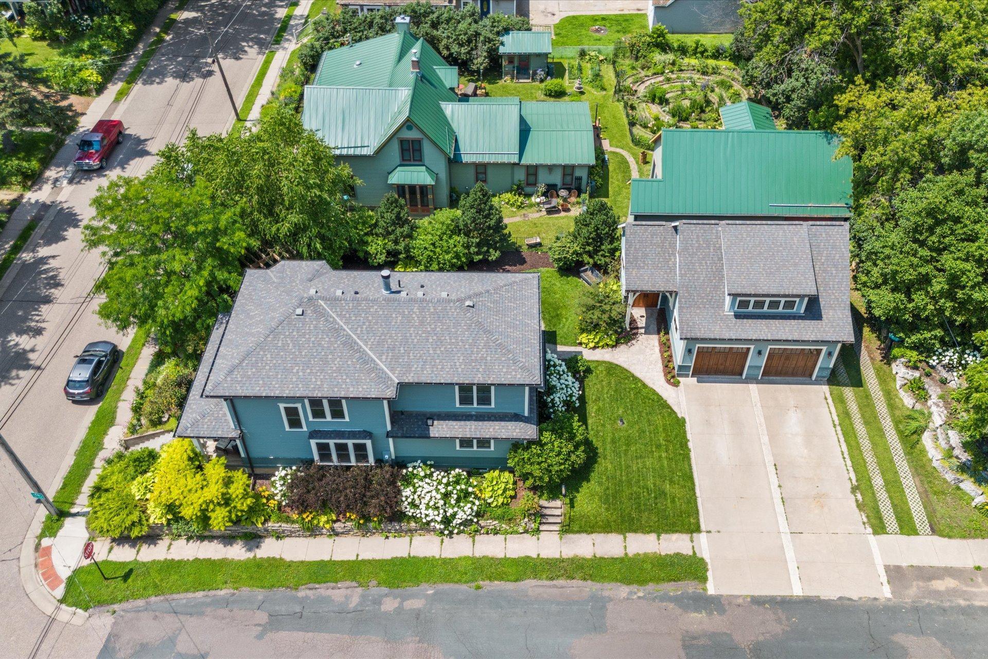 502 Laurel Street W
