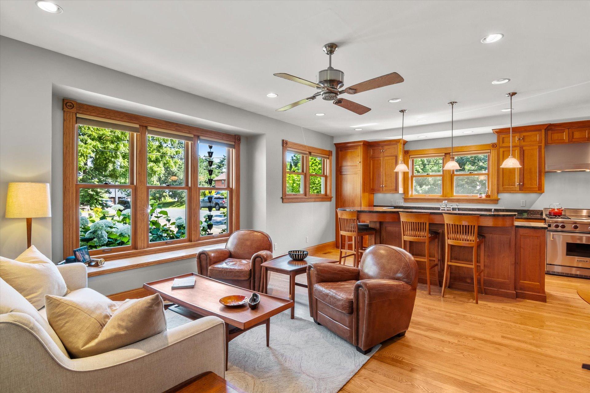 502 Laurel Street W