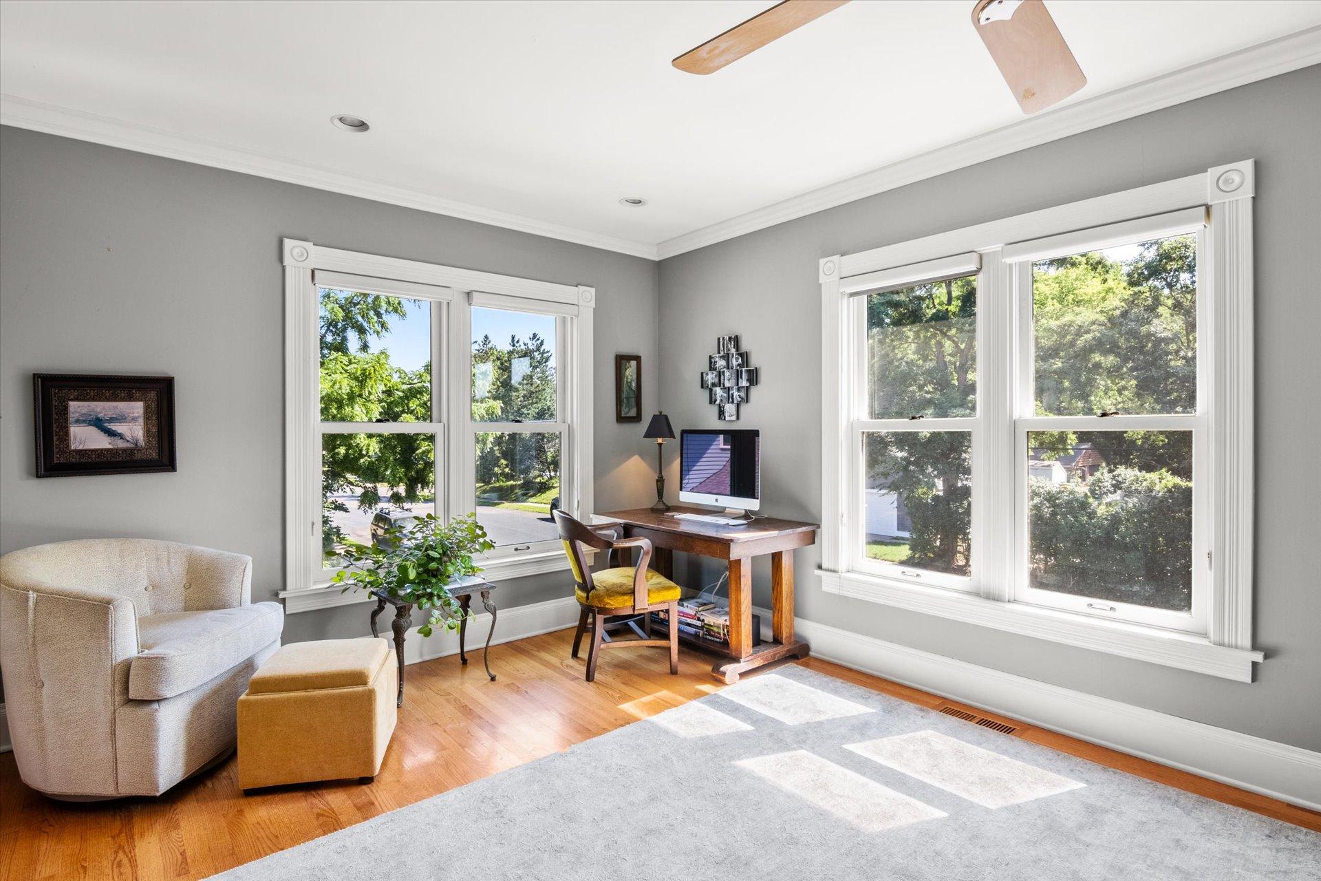 502 Laurel Street W