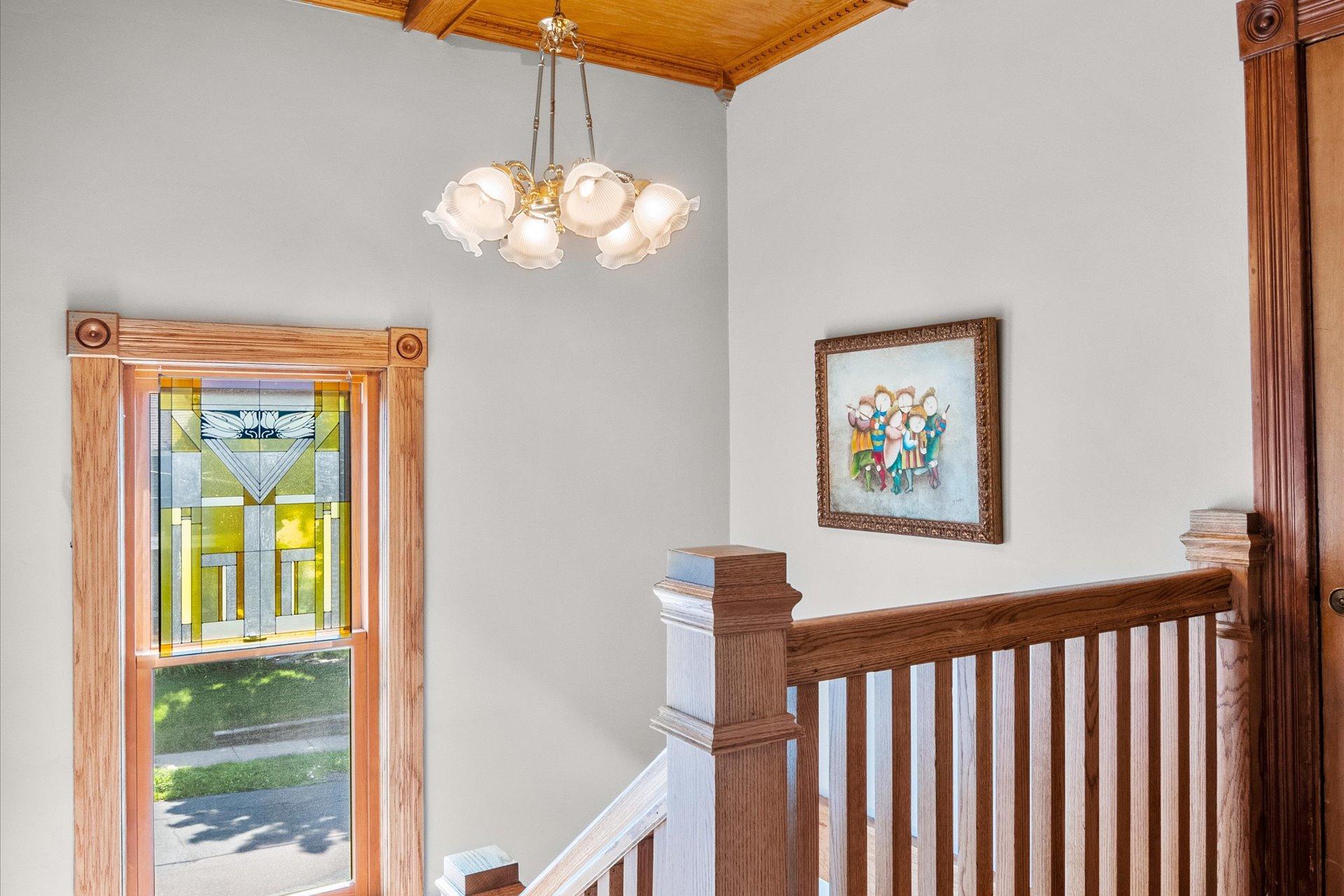 502 Laurel Street W