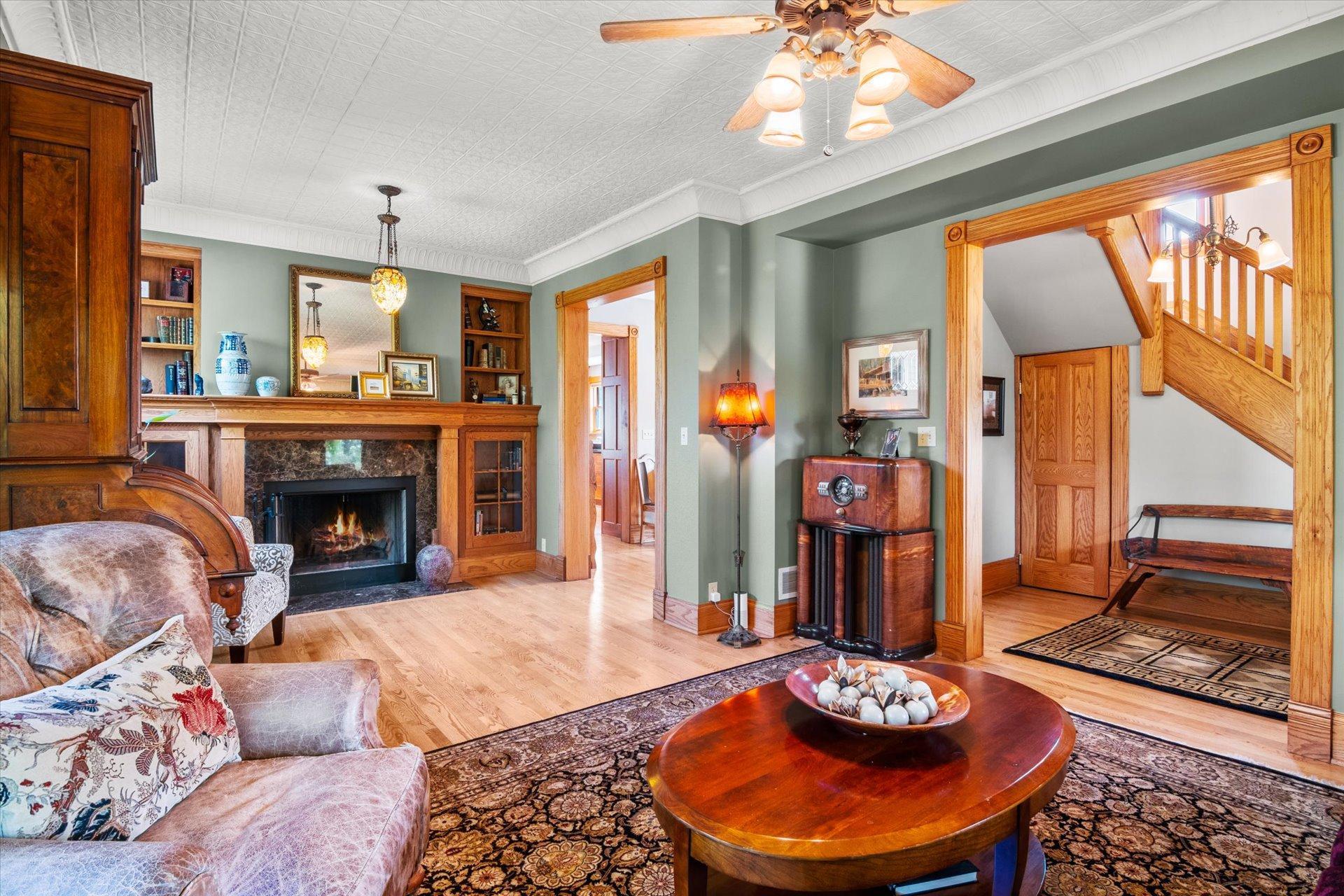 502 Laurel Street W