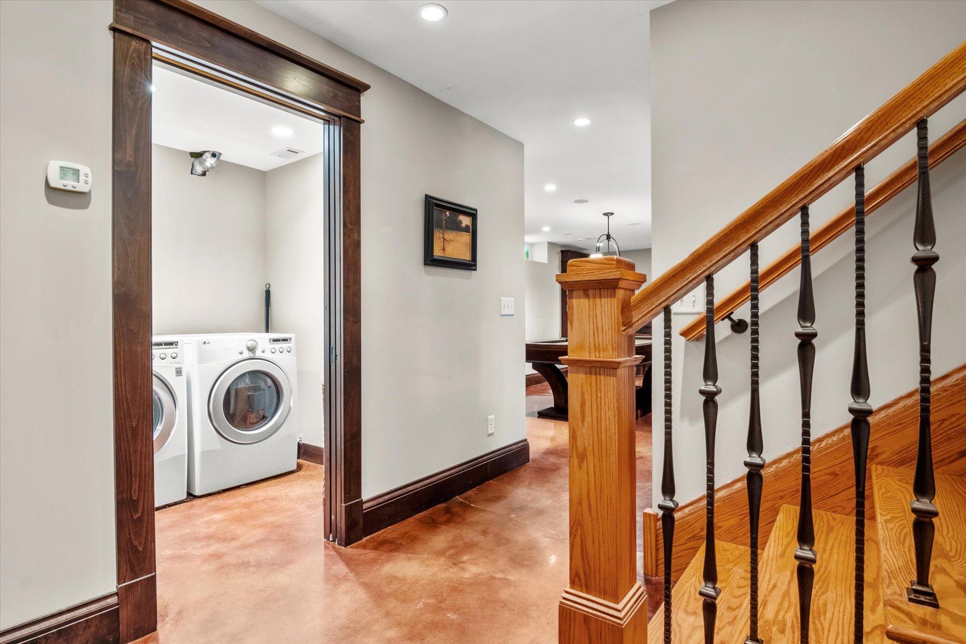 502 Laurel Street W