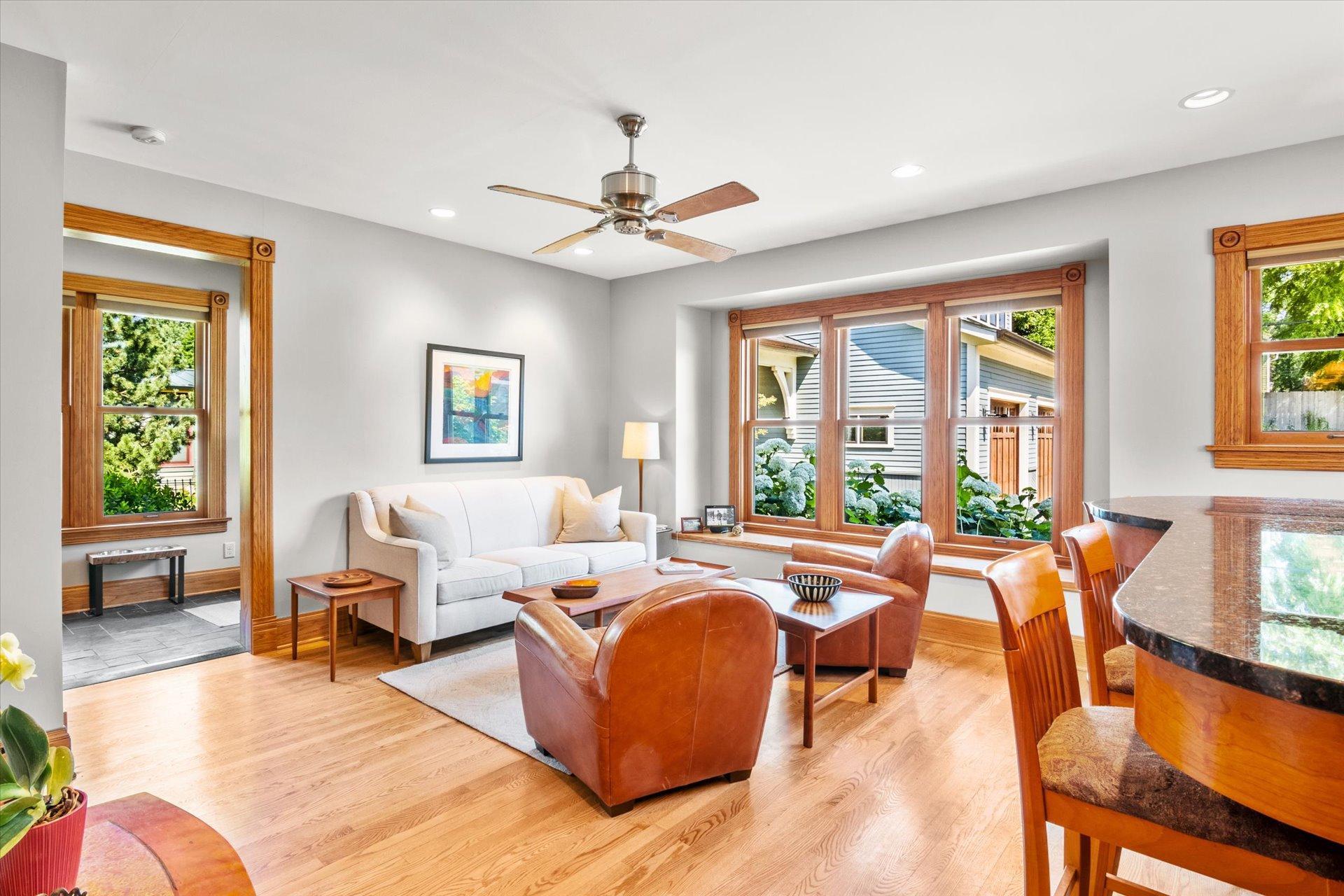 502 Laurel Street W