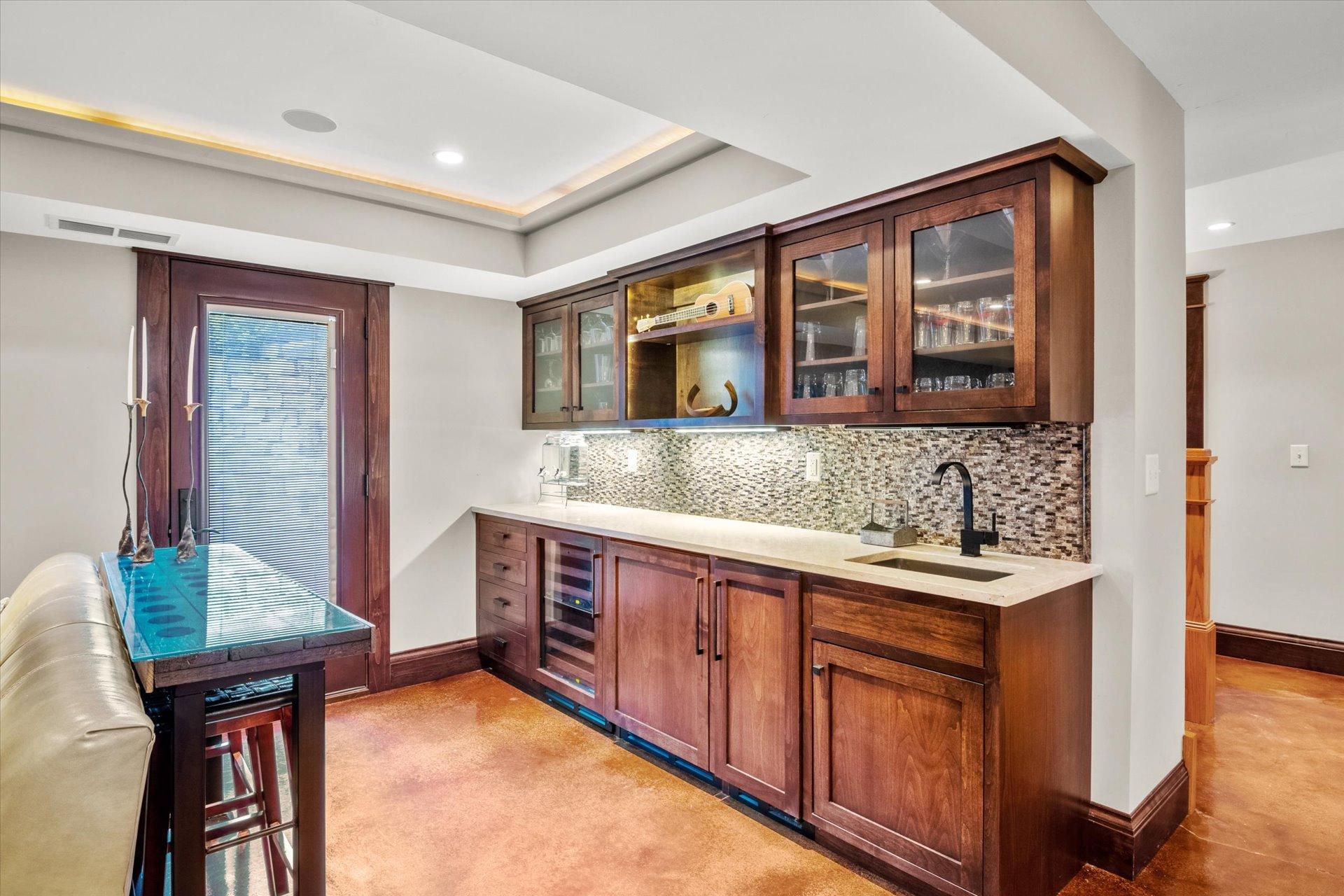 502 Laurel Street W