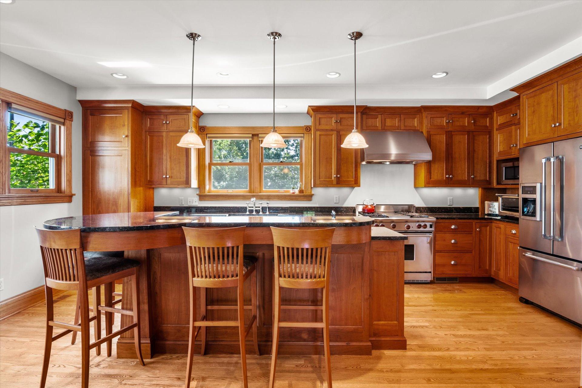 502 Laurel Street W