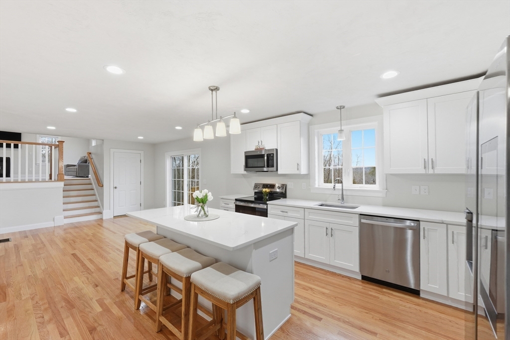 74 Deanna Dr
