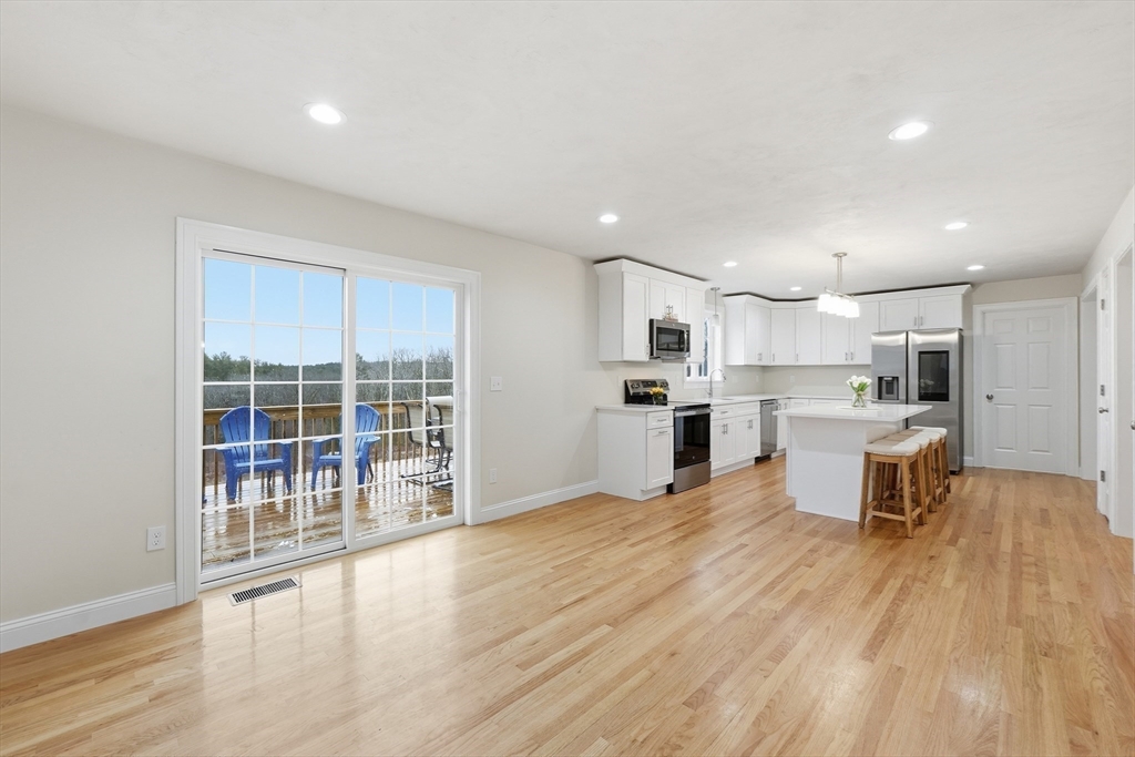 74 Deanna Dr