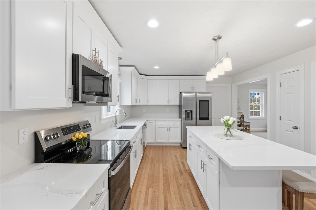 74 Deanna Dr