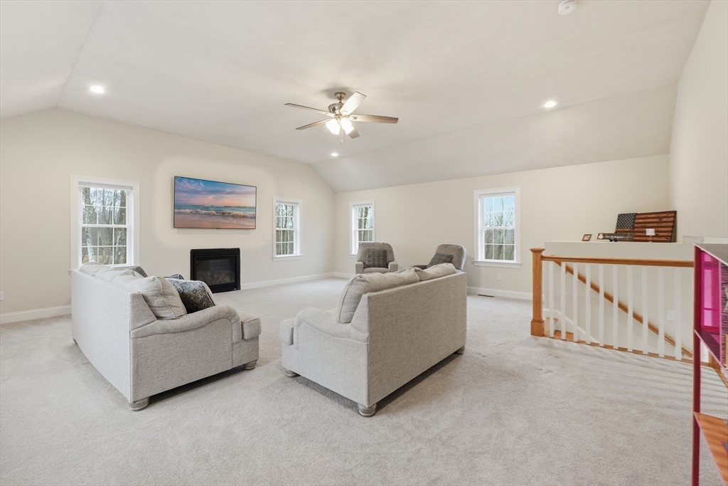 74 Deanna Dr