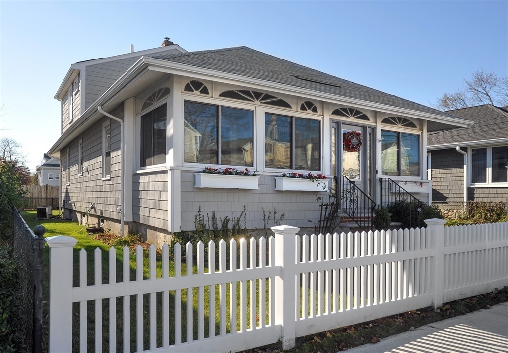 111 Darrow St