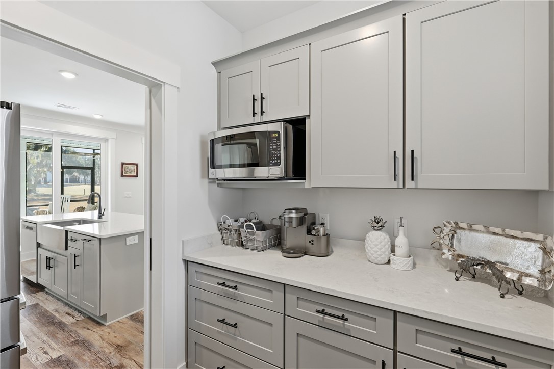 1727 Oak Forest Drive NE