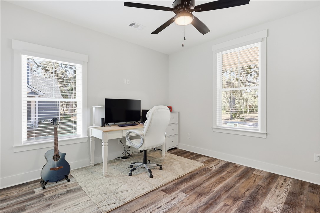 1727 Oak Forest Drive NE