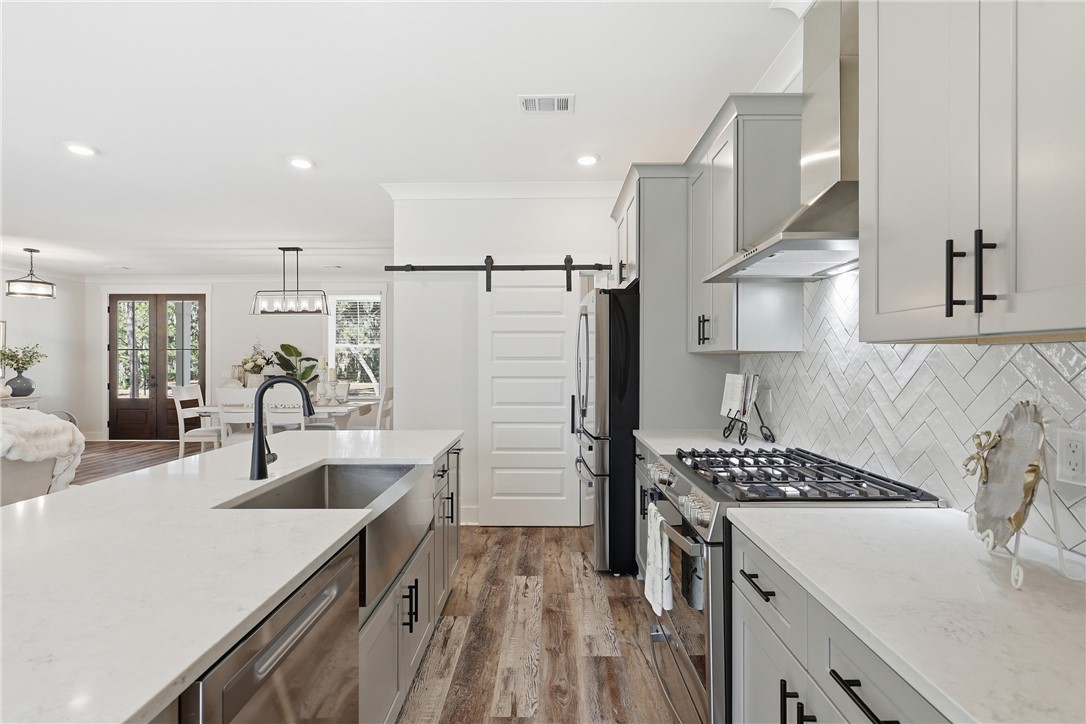 1727 Oak Forest Drive NE