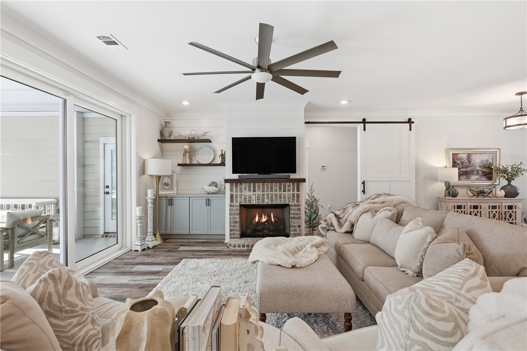 1727 Oak Forest Drive NE