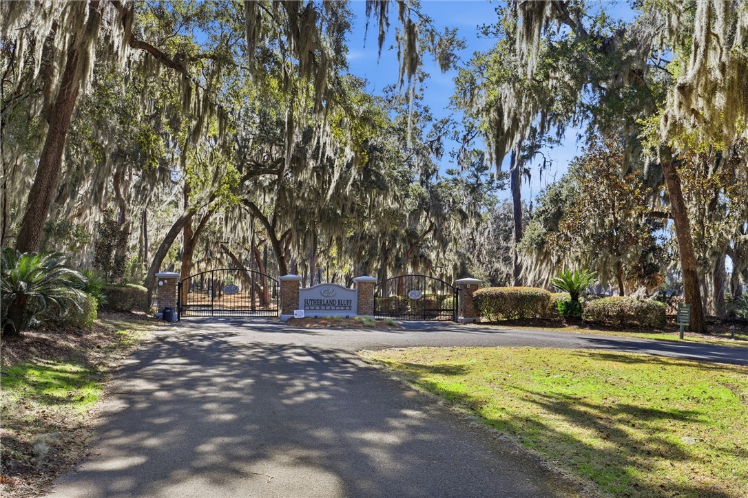 1727 Oak Forest Drive NE