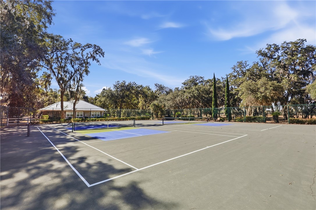 1727 Oak Forest Drive NE