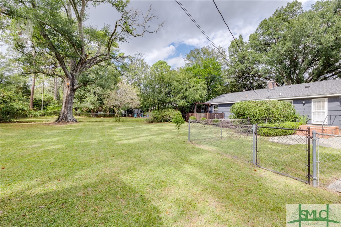 315 E DeRenne Avenue