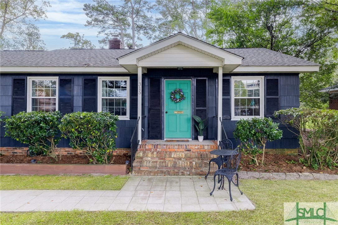 315 E DeRenne Avenue