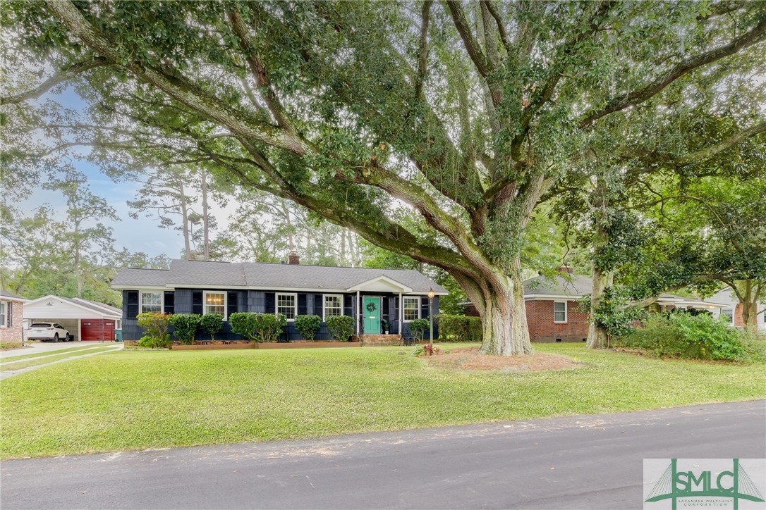 315 E DeRenne Avenue