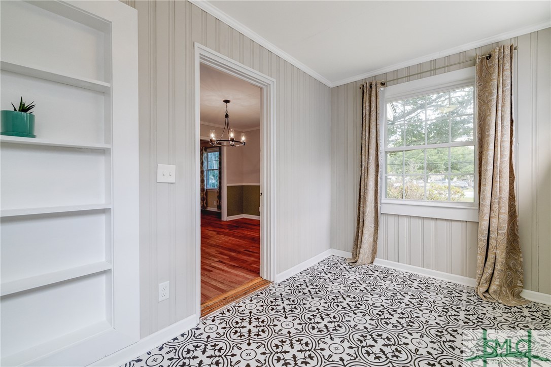 315 E DeRenne Avenue