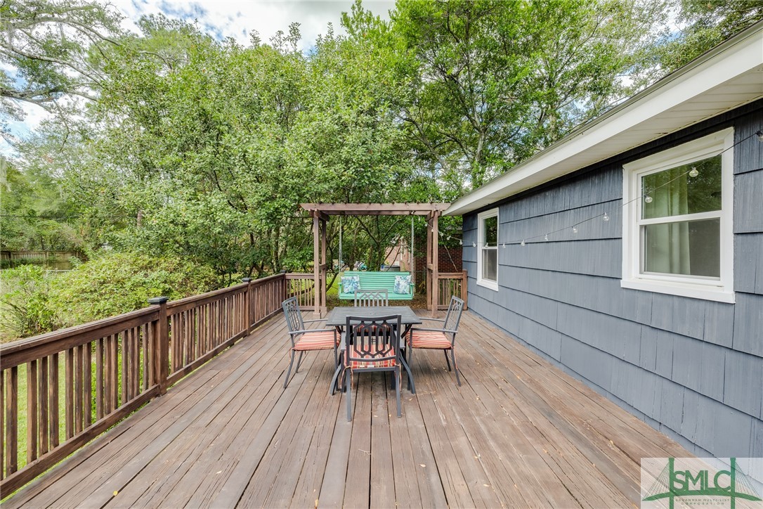 315 E DeRenne Avenue