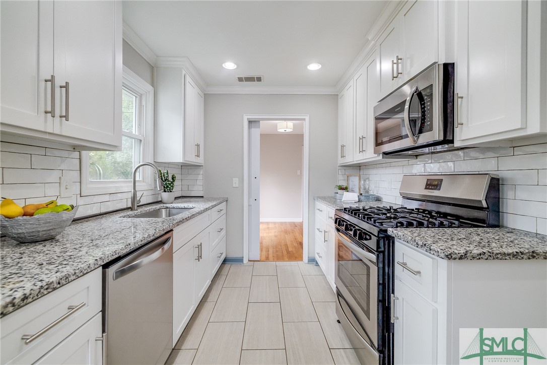 315 E DeRenne Avenue