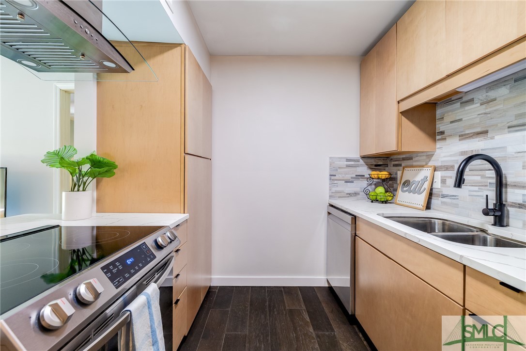 401 N Cromwell Road B-6