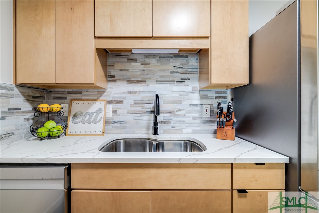 401 N Cromwell Road B-6