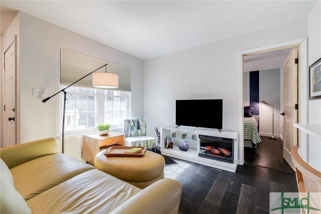 401 N Cromwell Road B-6