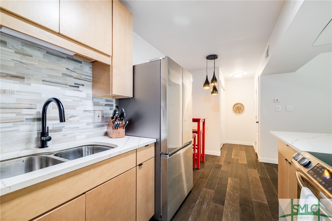 401 N Cromwell Road B-6